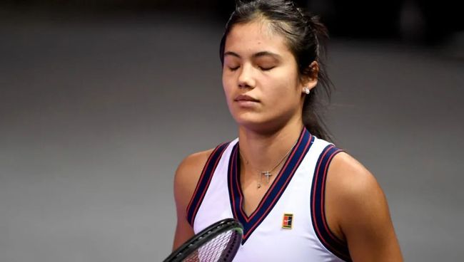 并在果岭边 并在果岭边