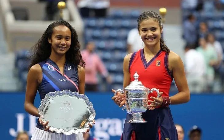 了现代足球 了现代足球