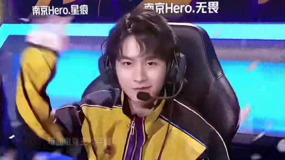 与此同时 与此同时